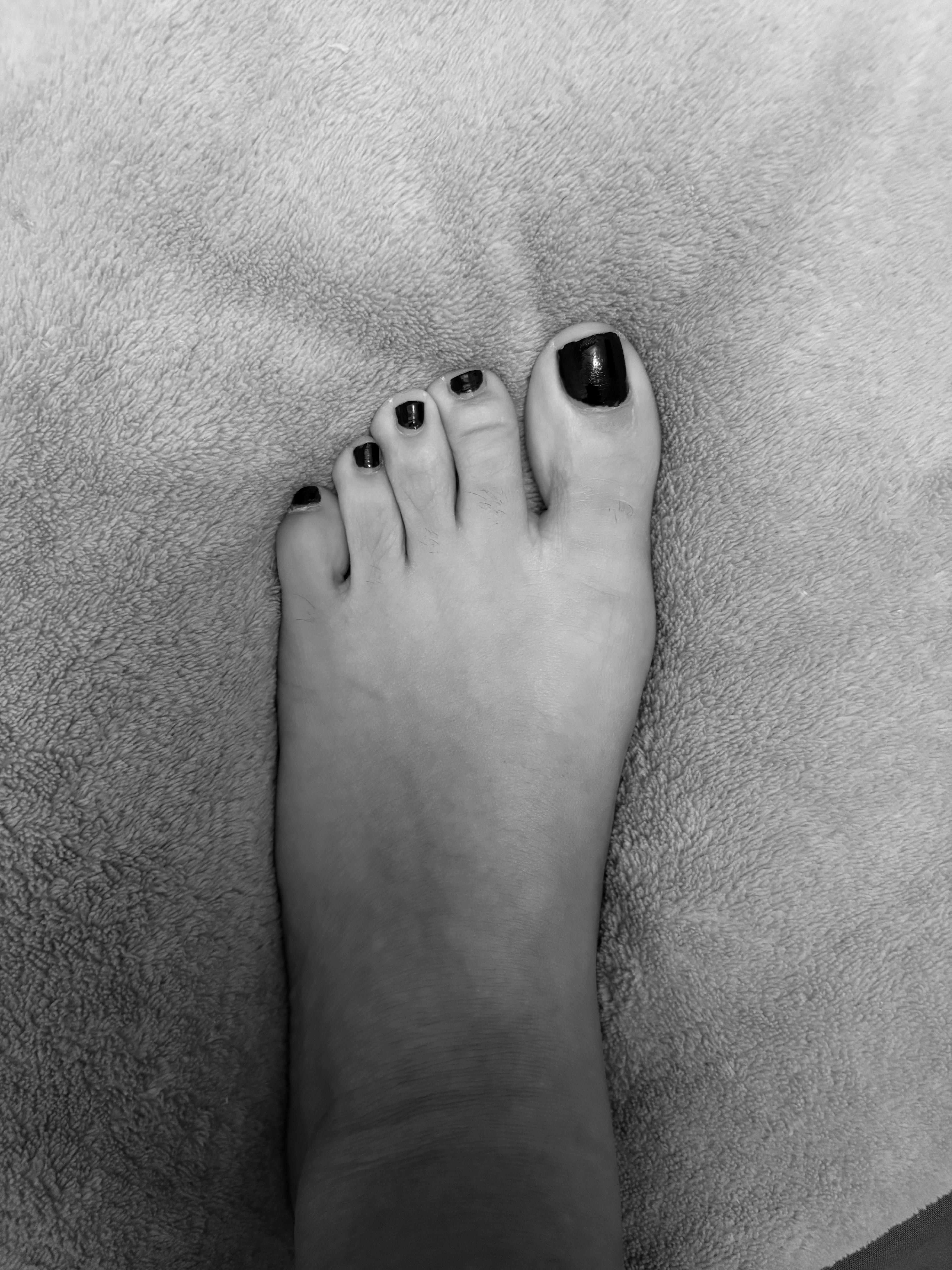 @Velvetfeetparis